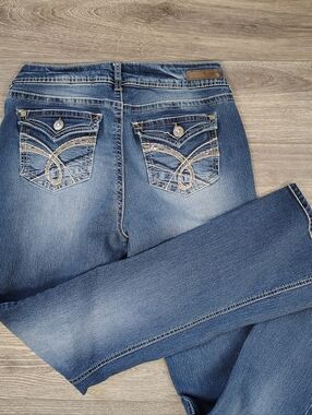 Wallflower Women's Blue Embroidered Pocket Jeans Bootcut Size 11